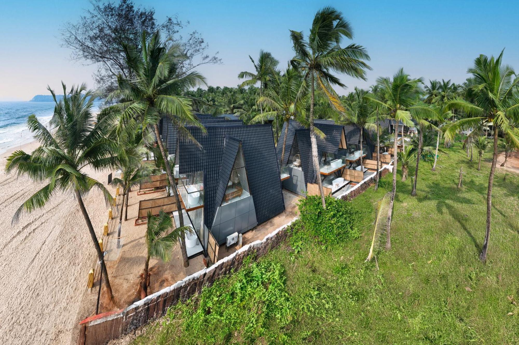 The Rose Goa Beach Resort Agonda Exteriör bild