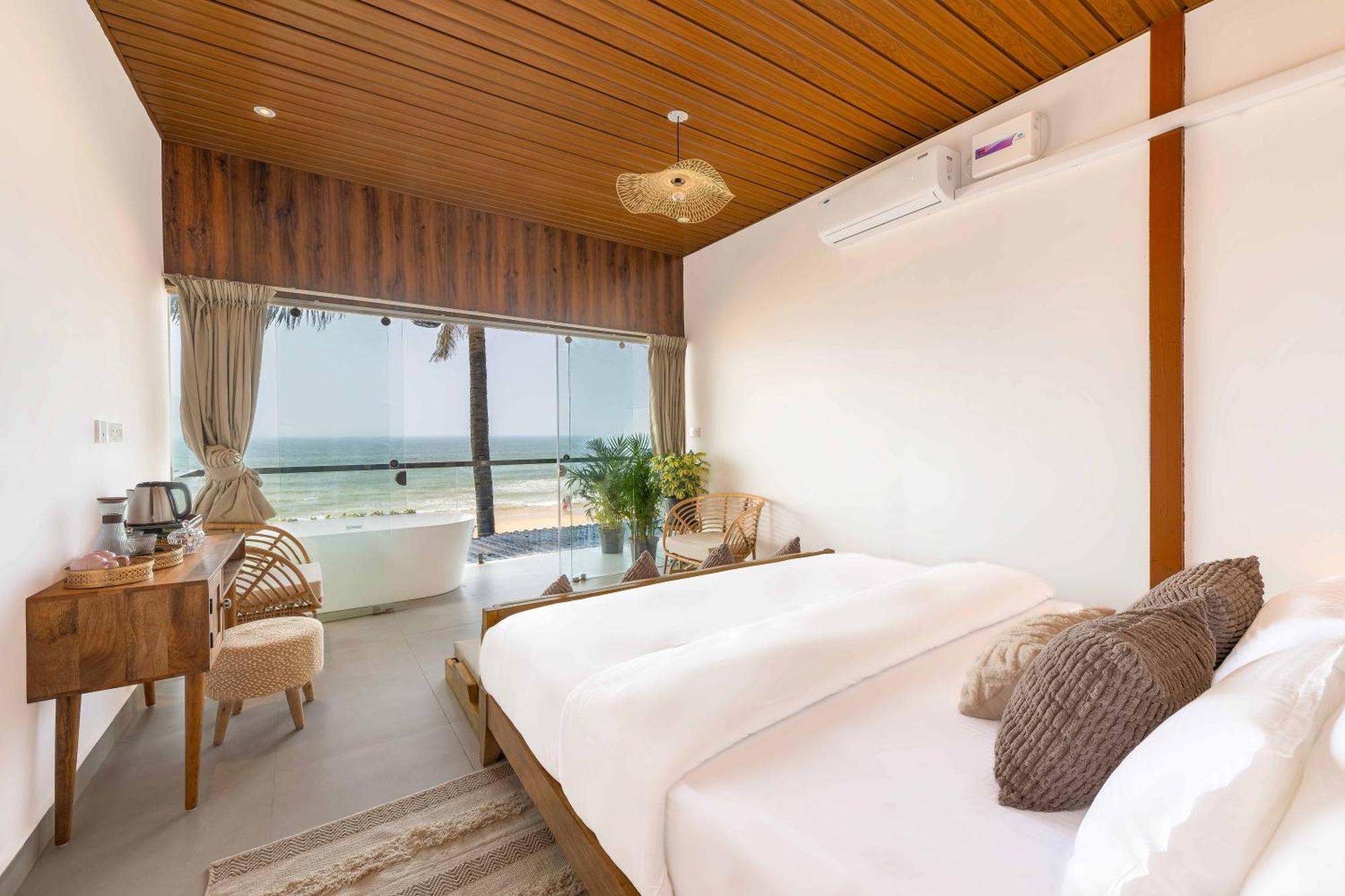 The Rose Goa Beach Resort Agonda Exteriör bild