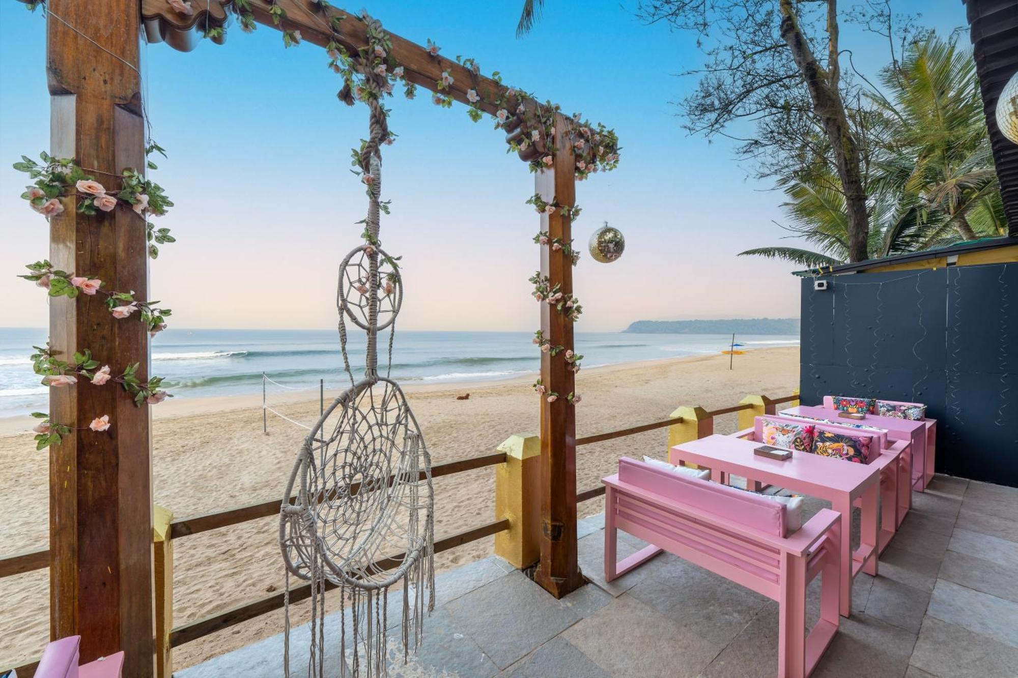 The Rose Goa Beach Resort Agonda Exteriör bild