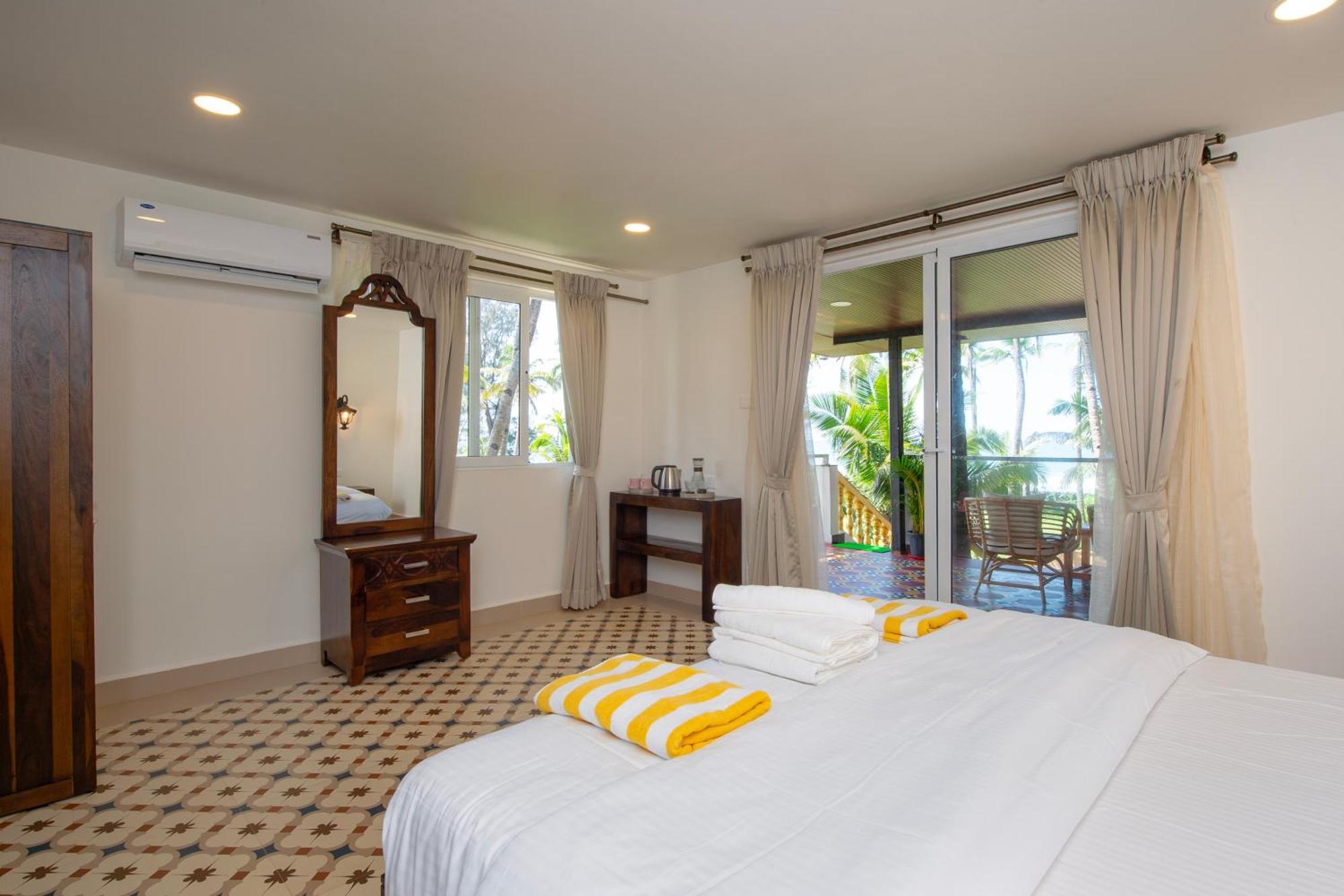 The Rose Goa Beach Resort Agonda Exteriör bild
