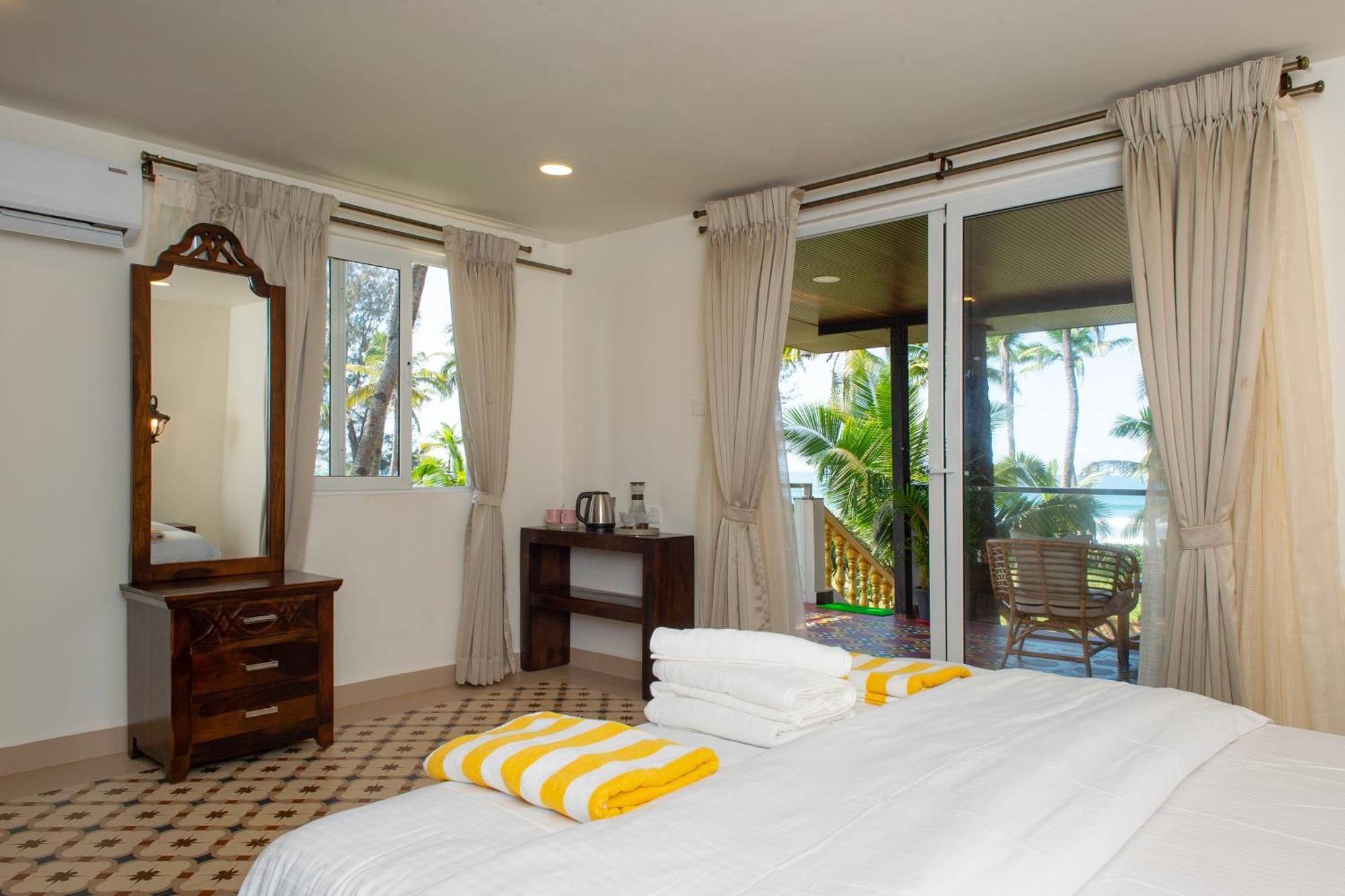 The Rose Goa Beach Resort Agonda Exteriör bild