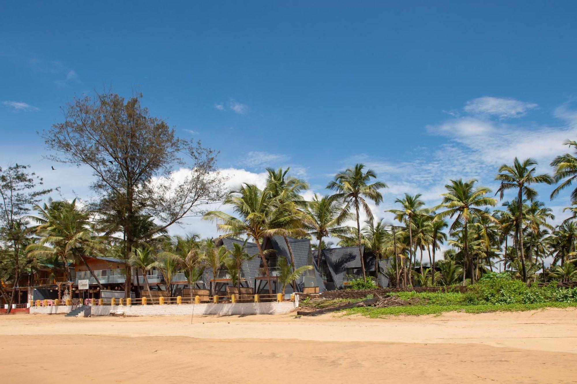 The Rose Goa Beach Resort Agonda Exteriör bild