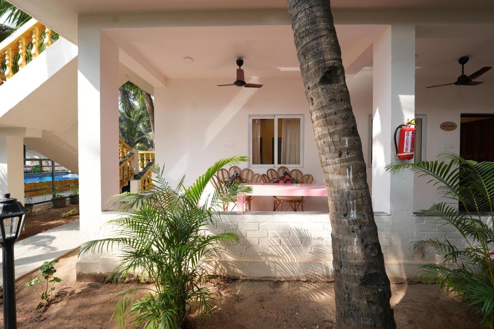 The Rose Goa Beach Resort Agonda Exteriör bild